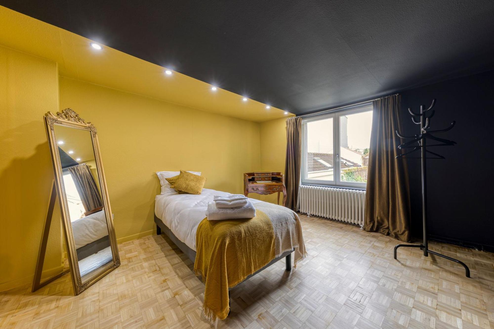Atelier K - Art Guesthouse In Brussels Иксель Экстерьер фото